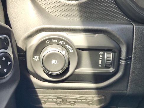 Used 2024 Jeep Wrangler Unlimited Rubicon image 28