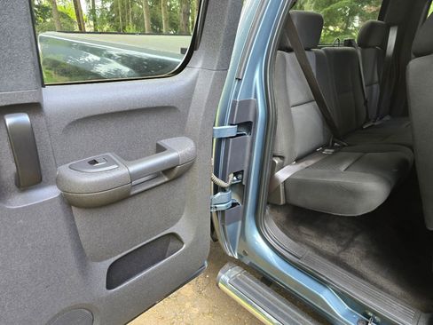 Used 2010 Chevrolet Silverado 1500 LT RWD image 15