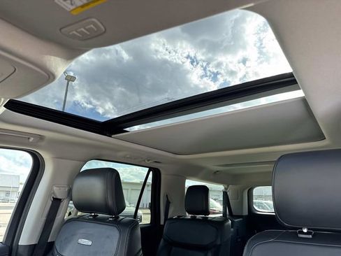 Used 2025 Ford Expedition Max Platinum AWD/4WD image 23