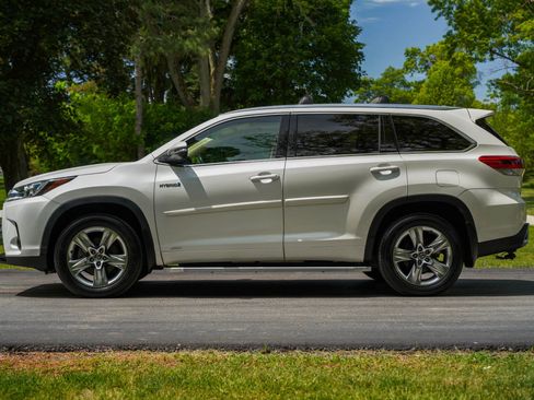 Used 2018 Toyota Highlander Limited w/ Protection Package #3 AWD/4WD image 8