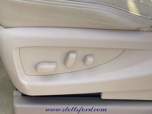 Used 2017 GMC Yukon XL Denali w/ Open Road Package AWD/4WD image 17