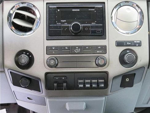 Used 2012 Ford F250 XLT w/ Snow Plow Prep Pkg image 7