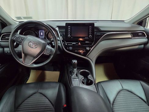 Used 2022 Toyota Camry SE FWD image 19