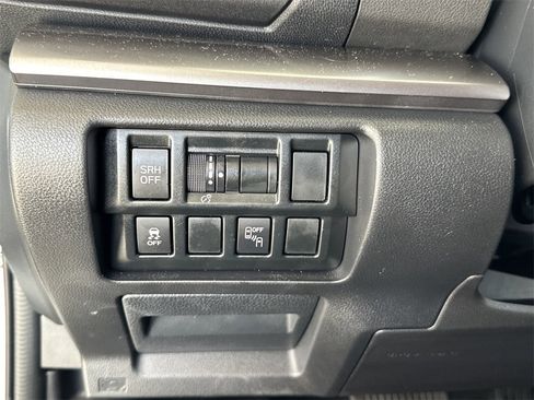 Used 2019 Subaru Crosstrek 2.0i Limited w/ Moonroof Package w/Navigation image 19