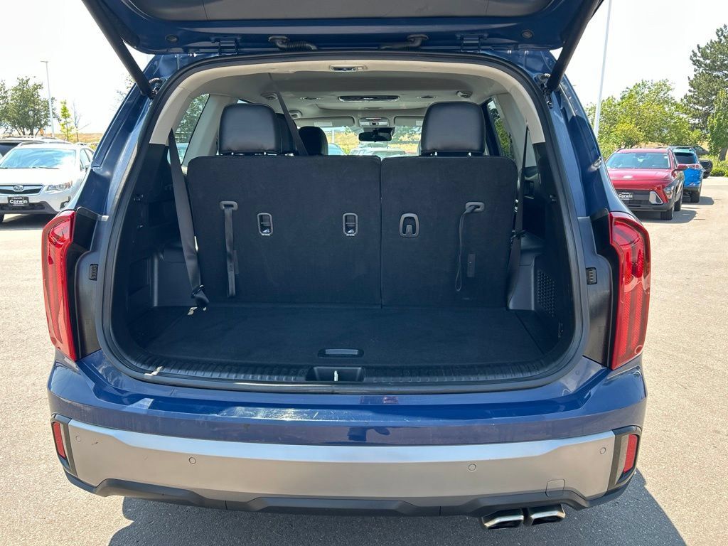 Used 2025 Kia Telluride S AWD/4WD image 19