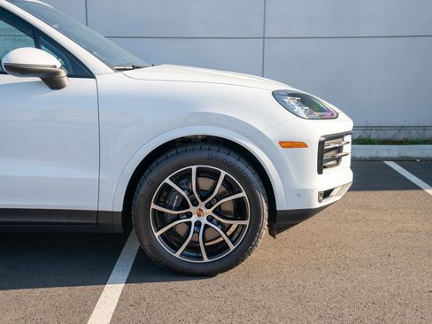 New 2026 Porsche Cayenne AWD/4WD image 9