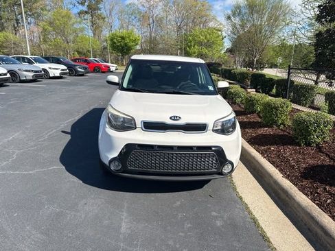 Used 2016 Kia Soul + w/ Audio Package image 4