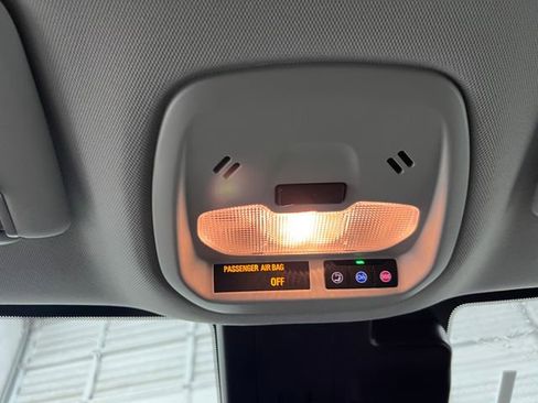 Used 2025 Chevrolet Trax LT w/ LT Convenience Package image 47