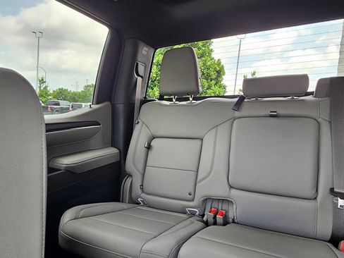 Used 2023 GMC Sierra 1500 SLT AWD/4WD image 24