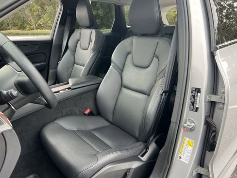 Used 2023 Volvo XC60 B5 Plus w/ Protection Package image 12