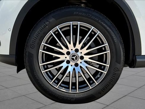 New 2025 Mercedes-Benz GLC 300 image 21
