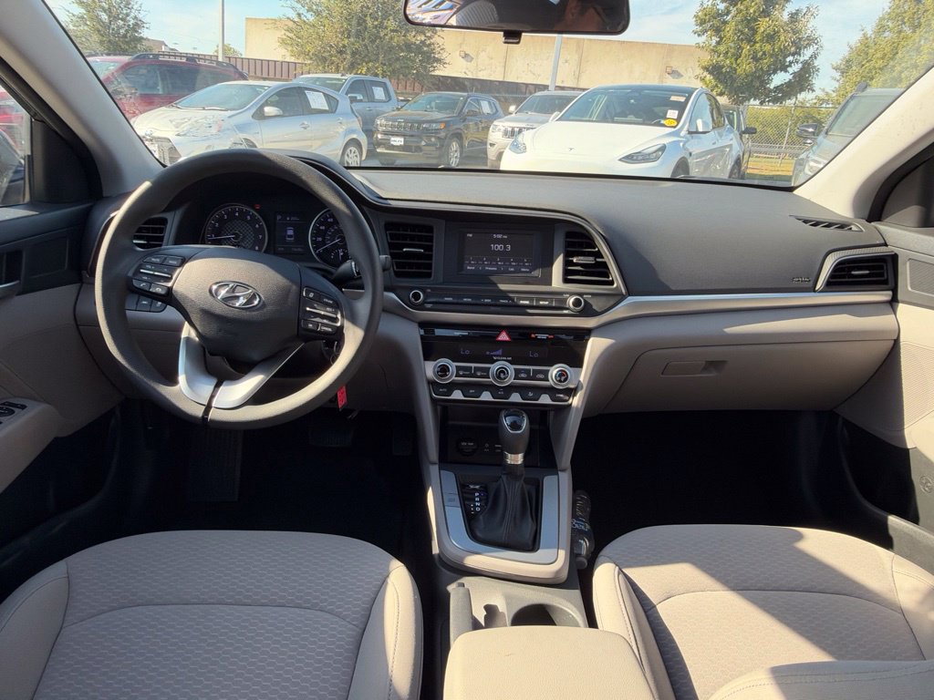Used 2020 Hyundai Elantra SE FWD image 7