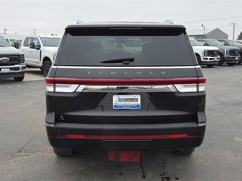 Used 2022 Lincoln Navigator Reserve image 4