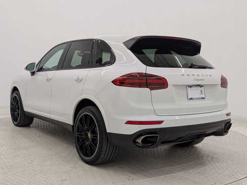 Used 2018 Porsche Cayenne AWD image 3