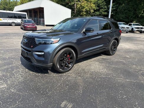 Used 2022 Ford Explorer ST w/ Equipment Group 401A RWD image 10