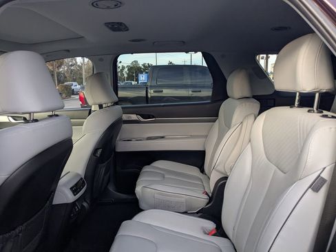 Used 2024 Hyundai Palisade SEL w/ Premium Package image 15