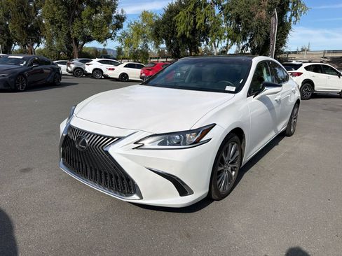 Used 2021 Lexus ES 350 w/ Premium Package FWD image 3