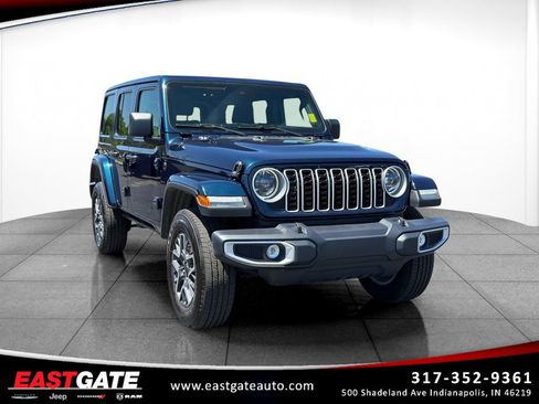 Used 2025 Jeep Wrangler Unlimited Sahara AWD/4WD image 1