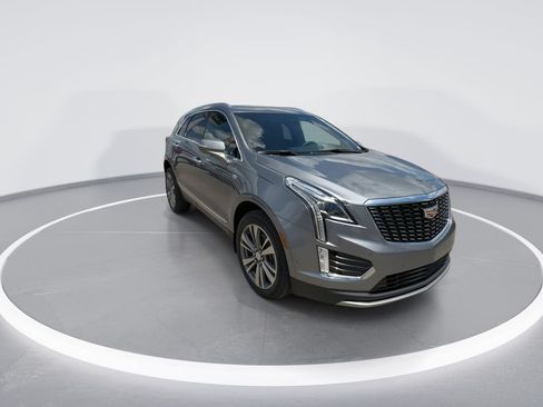 Used 2020 Cadillac XT5 Premium Luxury FWD image 2