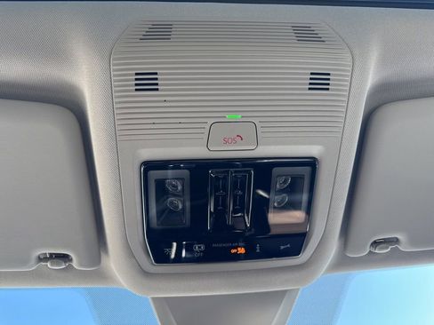 New 2026 Volkswagen Atlas SE FWD image 31