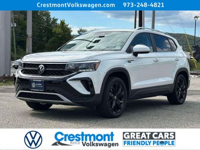 Certified 2022 Volkswagen Taos SE w/ Panoramic Sunroof Package