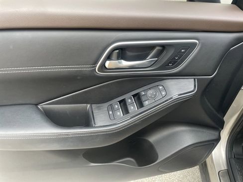 Used 2023 Nissan Rogue Platinum w/ Platinum Premium Package image 20