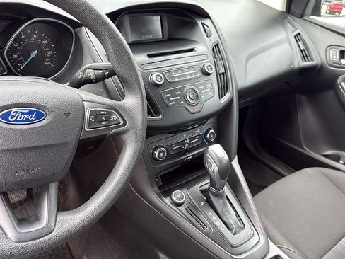 Used 2015 Ford Focus SE image 13