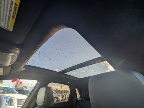 Used 2022 Cadillac XT5 Premium Luxury w/ Technology Package image 11