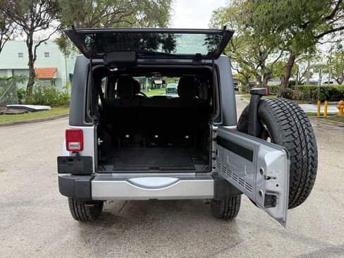 Certified 2018 Jeep Wrangler Unlimited Sahara image 33