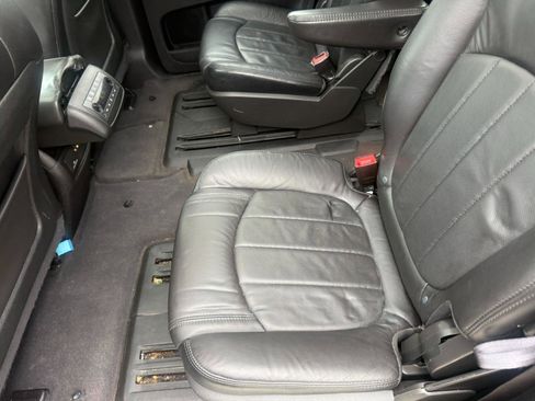 Used 2011 GMC Acadia Denali image 17