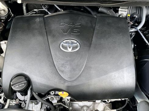 Certified 2017 Toyota Sienna XLE w/ XLE Navigation Package image 32