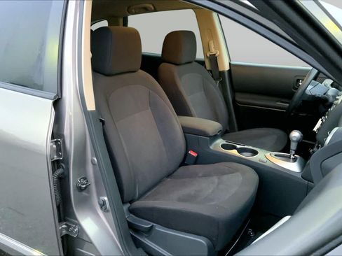 Used 2015 Nissan Rogue S w/ Convenience Package AWD/4WD image 9