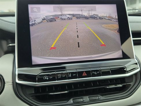 Used 2024 Jeep Compass Limited image 10