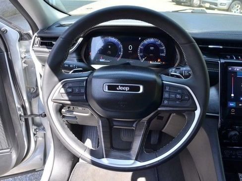 Used 2023 Jeep Grand Cherokee L Limited w/ Rear Seat Video Group I AWD/4WD image 19