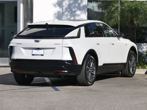 Certified 2024 Cadillac Lyriq Sport AWD/4WD image 6