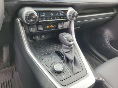 Used 2023 Toyota RAV4 XSE AWD/4WD image 17
