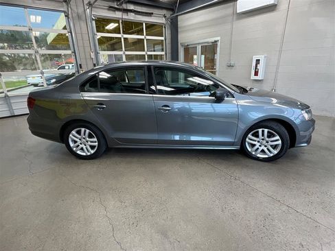Used 2017 Volkswagen Jetta S image 6