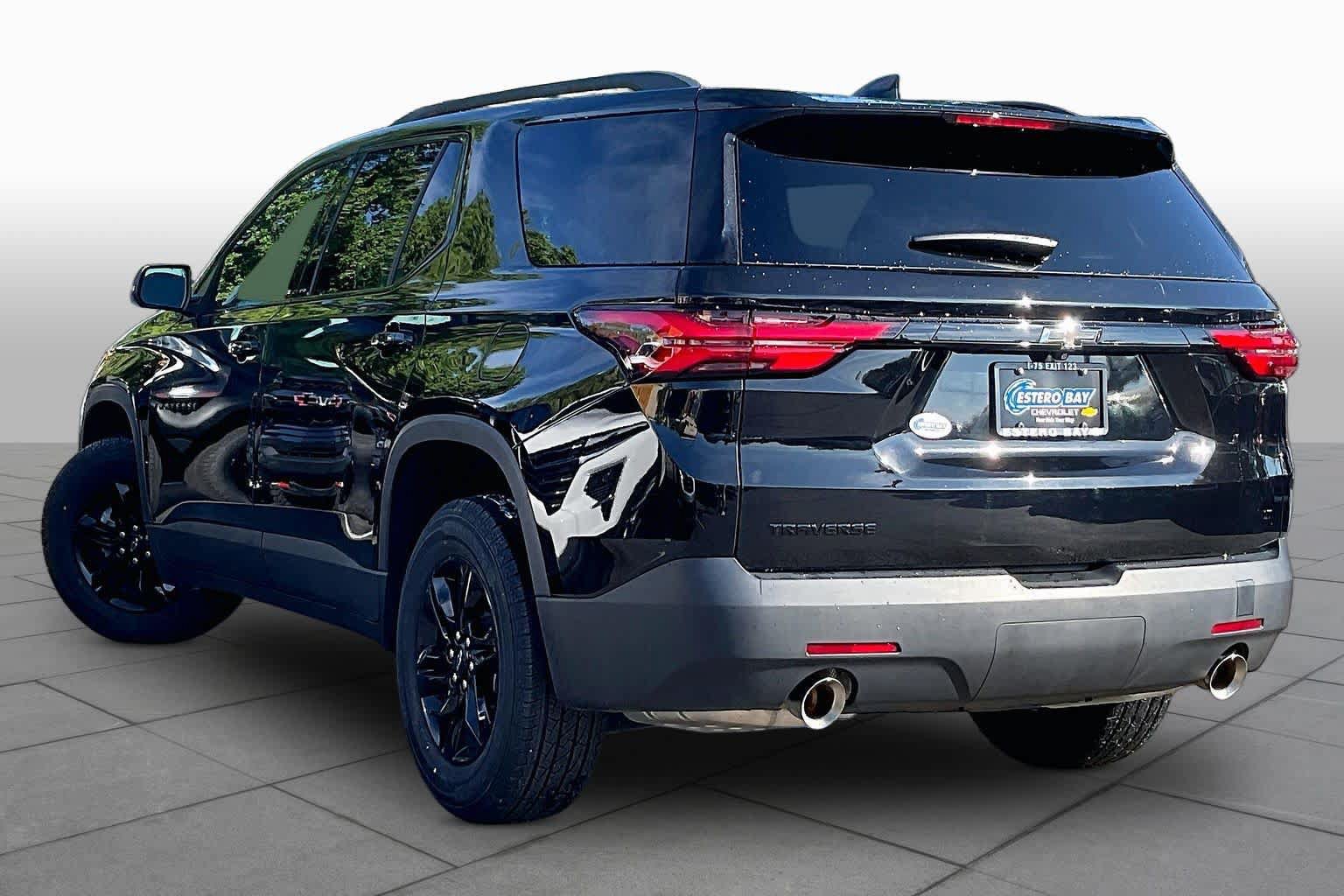 Used 2023 Chevrolet Traverse LT FWD image 12