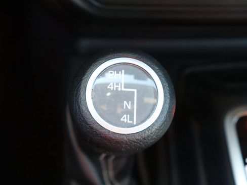 Used 2018 Jeep Wrangler Unlimited Sahara image 22