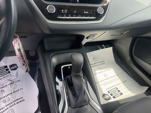 Used 2024 Toyota Corolla LE FWD image 11