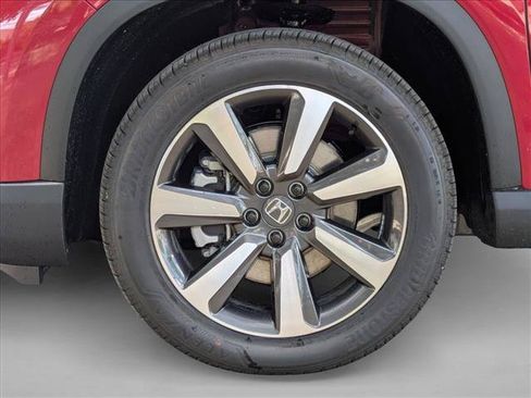Certified 2025 Honda Pilot Touring image 10