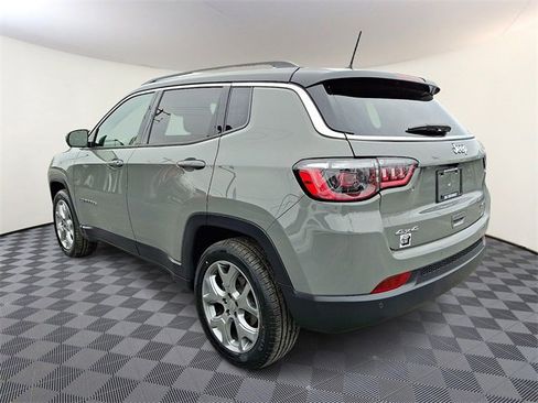 Used 2022 Jeep Compass Limited w/ Sun and Sound Group image 4