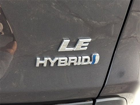 Certified 2020 Toyota RAV4 LE image 29