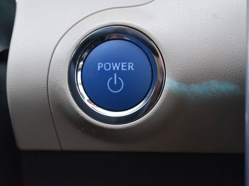 Used 2021 Toyota Avalon XLE w/ Moonroof Package FWD image 9