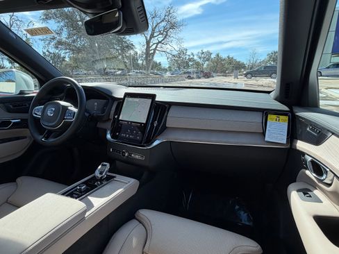New 2026 Volvo XC90 B6 Ultra w/ Protection Package Premier image 11