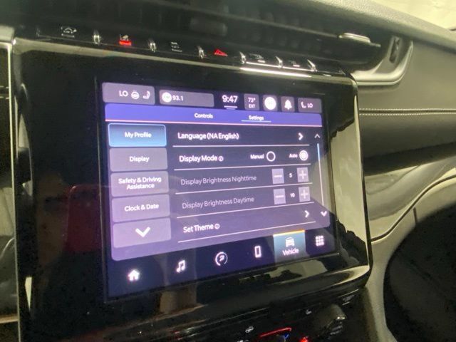 Used 2023 Jeep Grand Cherokee L Laredo w/ Luxury Tech Group I AWD/4WD image 21