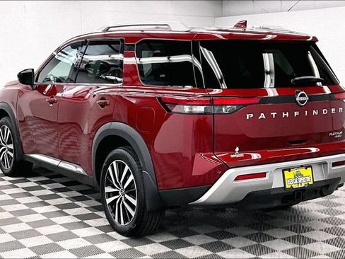 Used 2025 Nissan Pathfinder Platinum AWD/4WD image 2