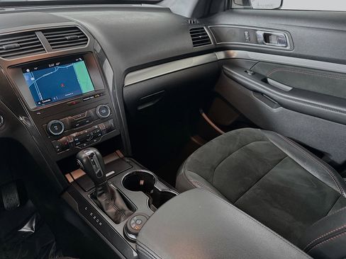 Used 2019 Ford Explorer XLT w/ Equipment Group 202A image 22