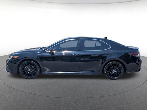 Used 2021 Toyota Camry XSE FWD image 3