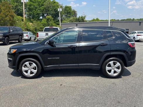 Used 2020 Jeep Compass Latitude w/ Cold Weather Group AWD/4WD image 23